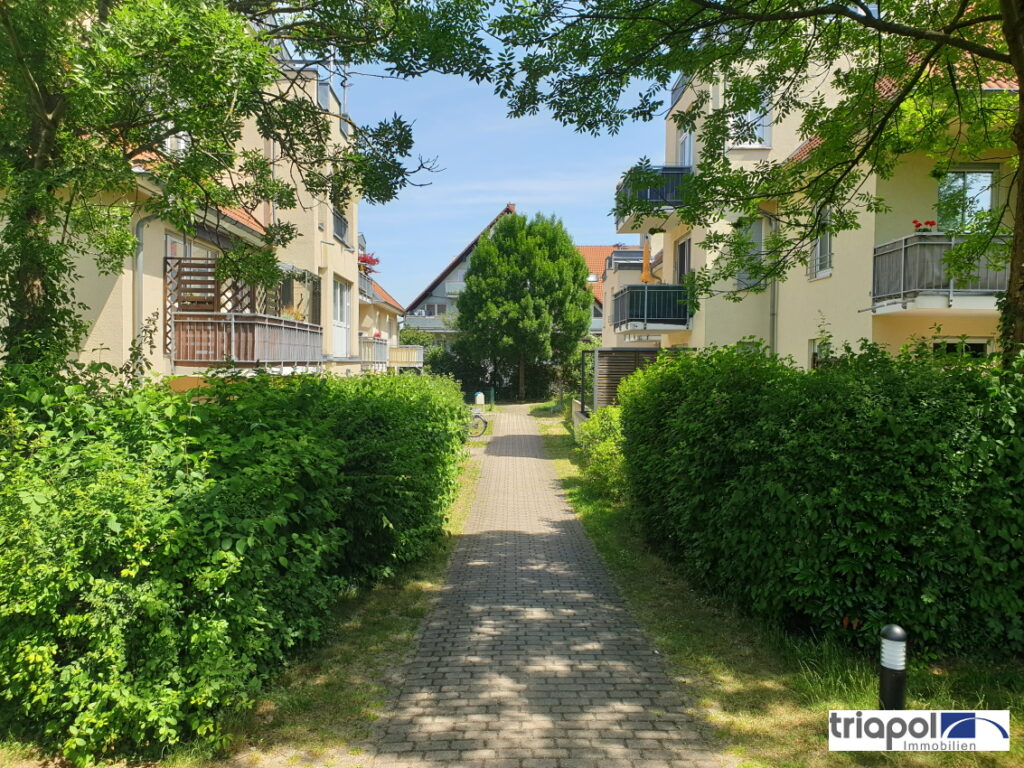 Großzügige 2-Zimmer-Wohnung mit Terrasse in ruhiger und grüner Stadtrandlage.