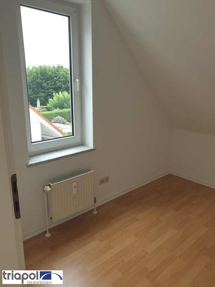 Gemütliche 2-Zi-Dachgeschosswohnung mit Balkon in ruhiger Stadtrandlage von Dresden.